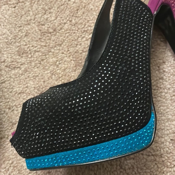 Women’s Steve Madden Rhinestone 6 inch heels - Picture 9 of 10